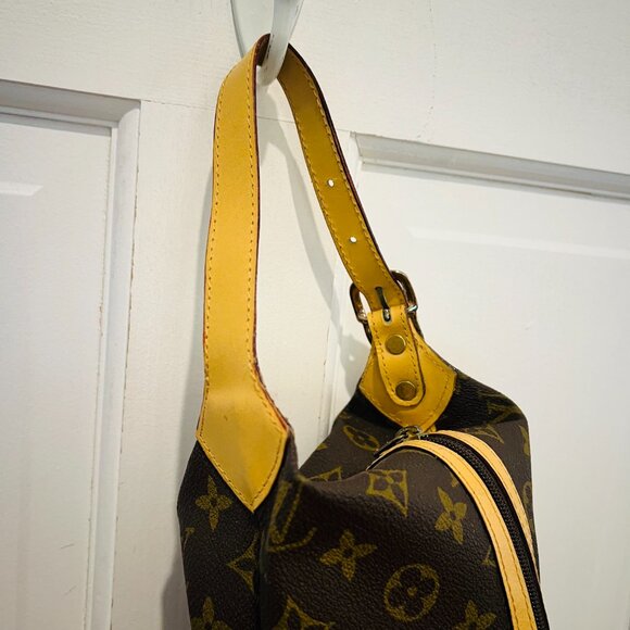 Louis Vuitton Toiletry or Shoe Bag - Picture 6 of 16